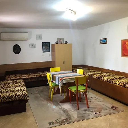 Holiday home за гости рай с до гр велико търново Arbanasi